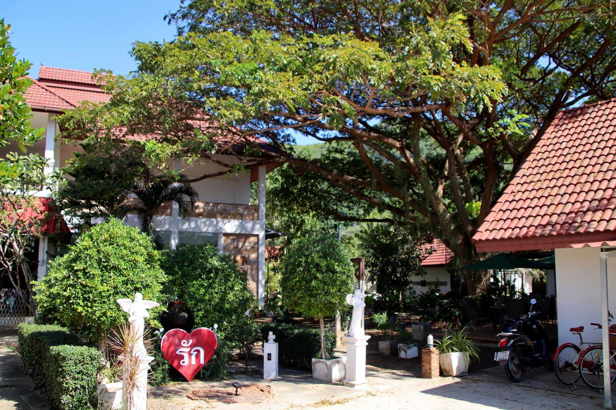 The Hillside Pranburi Resort Екстер'єр фото