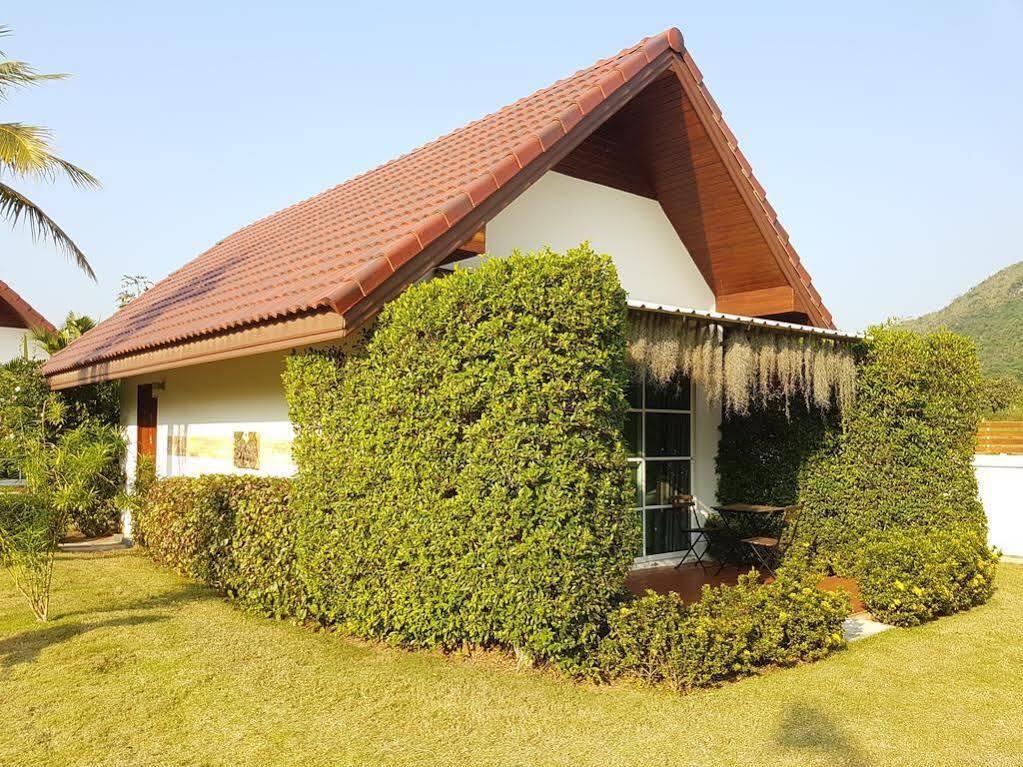 The Hillside Pranburi Resort Екстер'єр фото